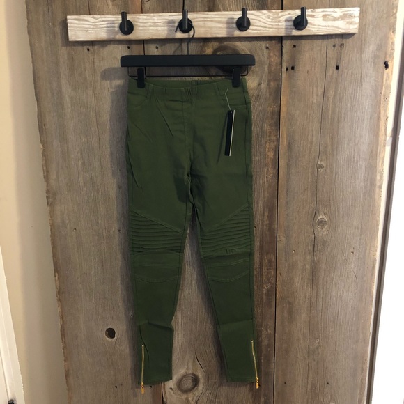 🌟host pick 🌟1 S/M left🌟Stretchy Moto Pants - Picture 2 of 5